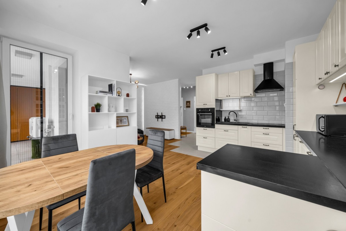 3 room apartment 72 m² in Warsaw, Poland