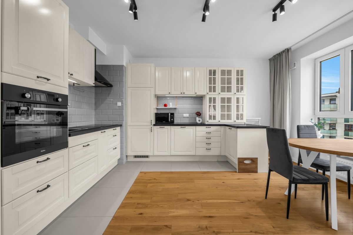 3 room apartment 72 m² in Warsaw, Poland