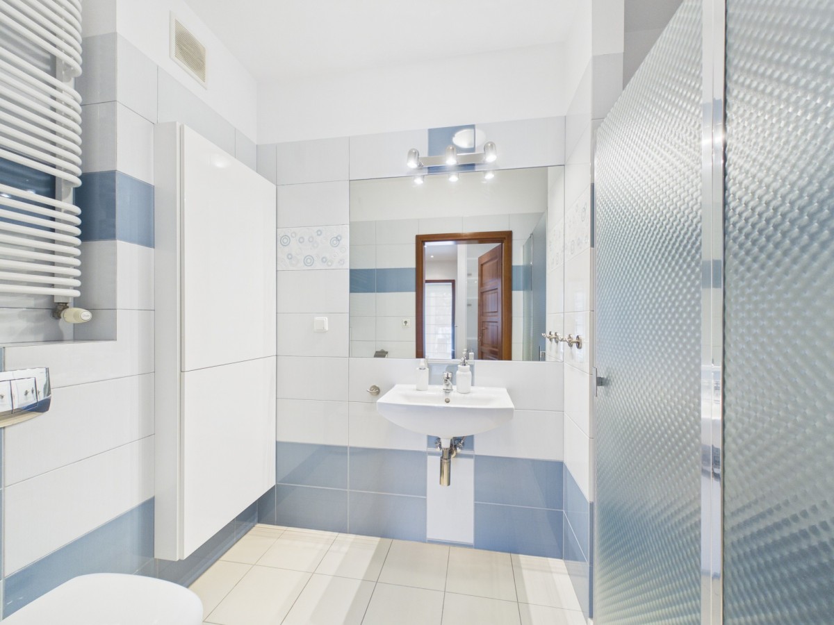 Commercial property 4 rooms 114 m² in Warsaw, Poland
