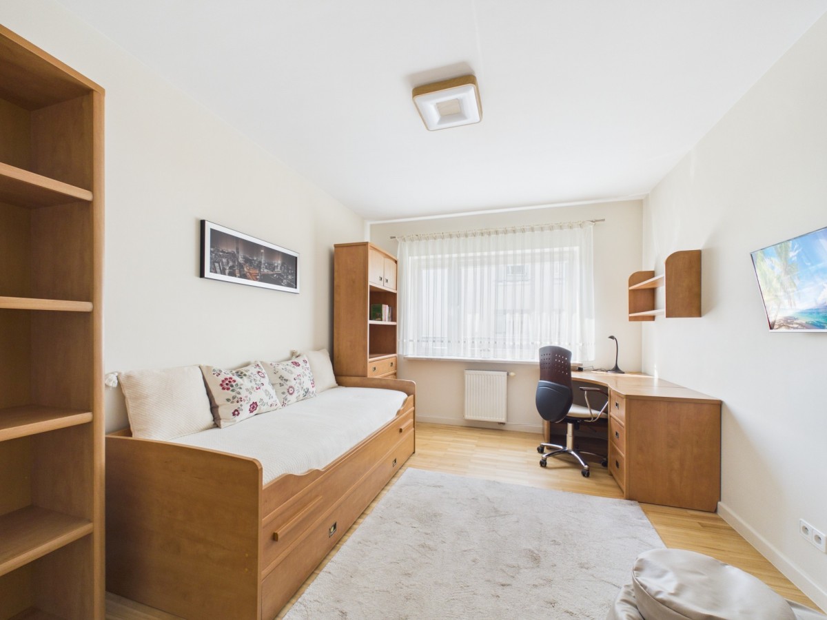 Commercial property 4 rooms 114 m² in Warsaw, Poland
