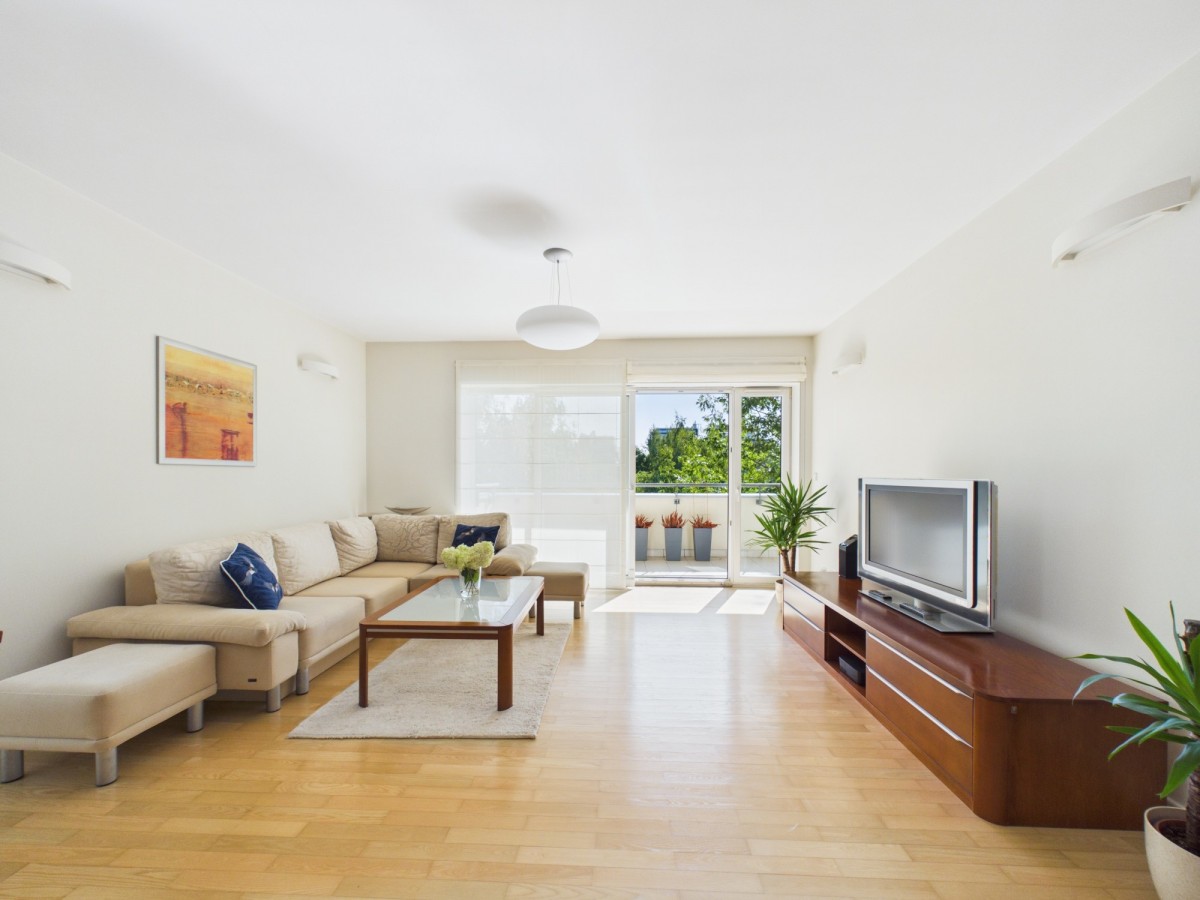 Commercial property 4 rooms 114 m² in Warsaw, Poland