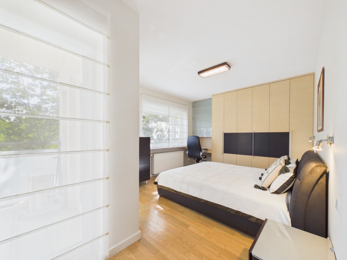 Commercial property 4 rooms 114 m² in Warsaw, Poland
