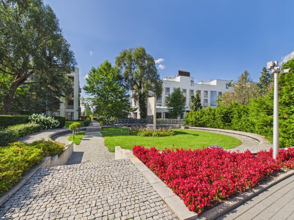 Commercial property 4 rooms 114 m² in Warsaw, Poland