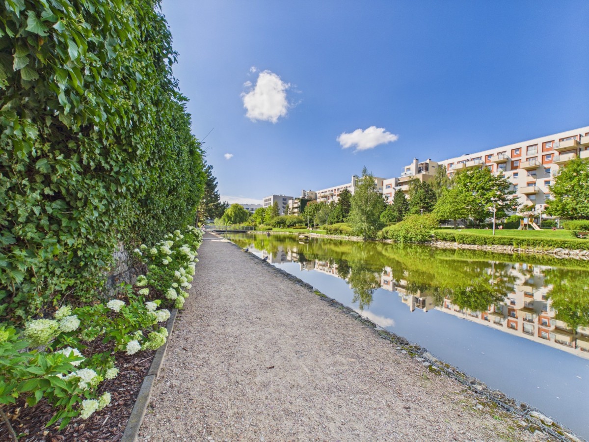 Commercial property 4 rooms 114 m² in Warsaw, Poland