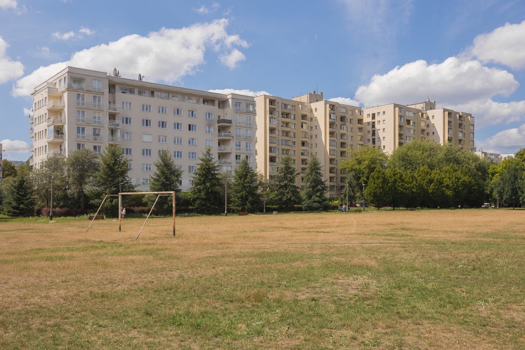 1 room apartment 40 m² in Warsaw, Poland