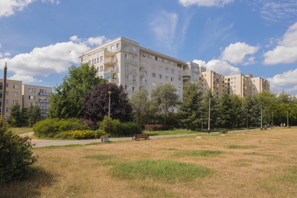 1 room apartment 40 m² in Warsaw, Poland