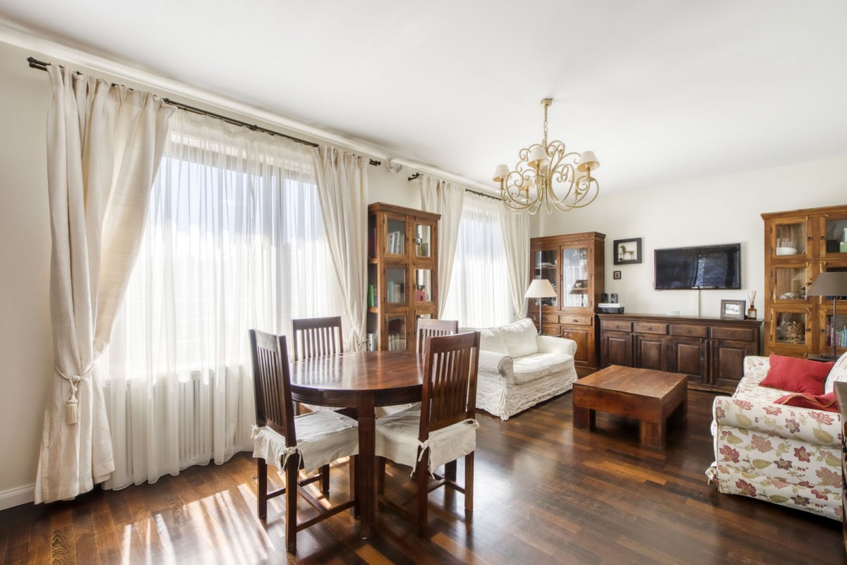 Commercial property 3 rooms 106 m² in Warsaw, Poland