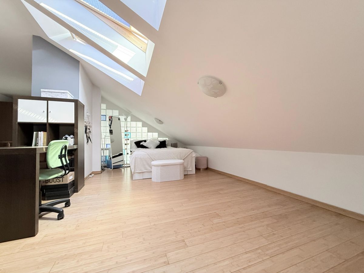Commercial property 85 m² in Warsaw, Poland