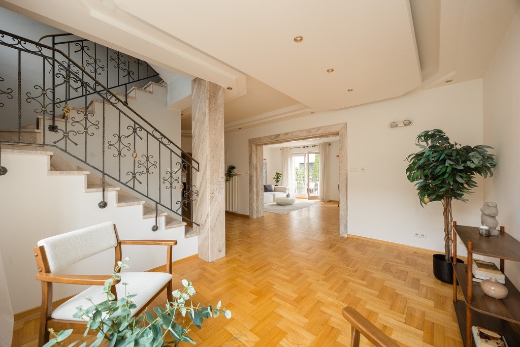 House 422 m² Warsaw, Poland