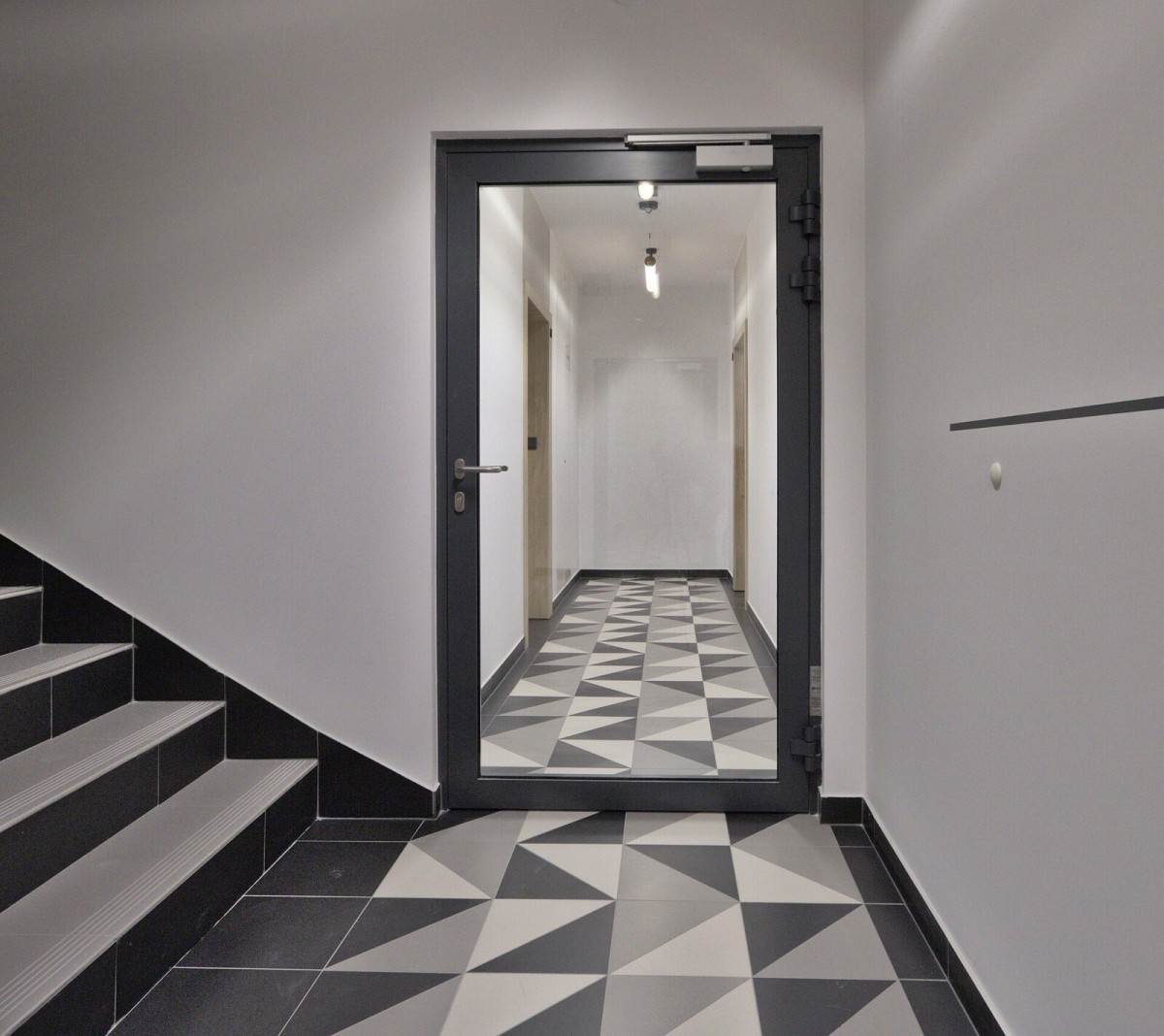 Gewerbefläche 2 zimmer 34 m² in Warschau, Polen