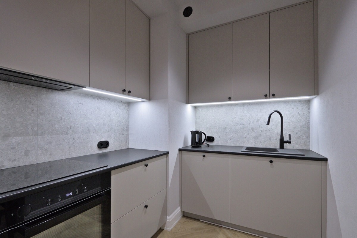 Gewerbefläche 2 zimmer 34 m² in Warschau, Polen