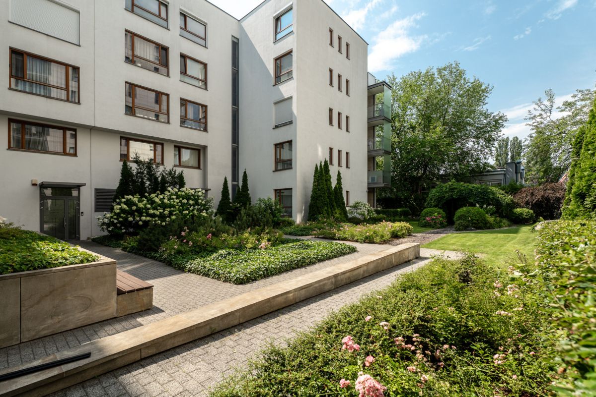Wohnung 2 zimmer 49 m² in Warschau, Polen