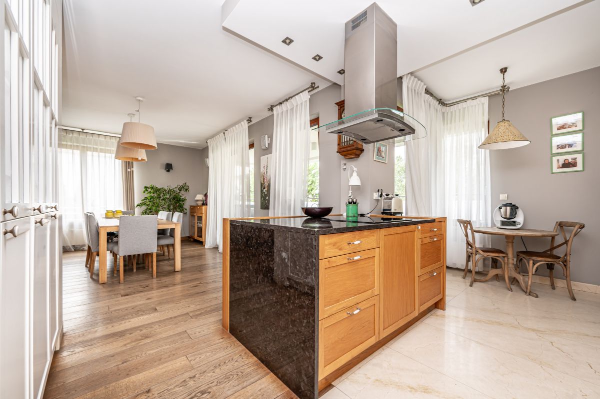 5 room apartment 160 m² in Warsaw, Poland