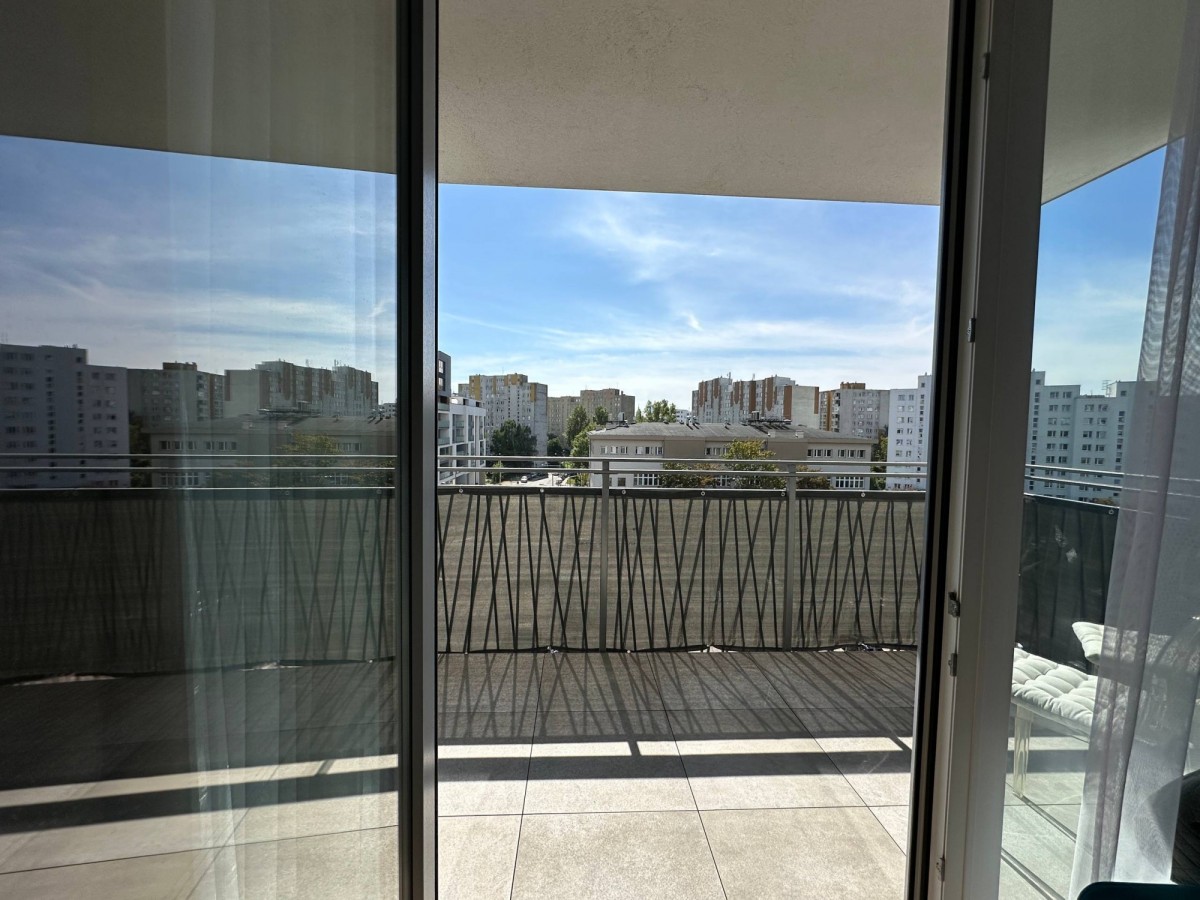 Commercial property 2 rooms 44 m² in Warsaw, Poland
