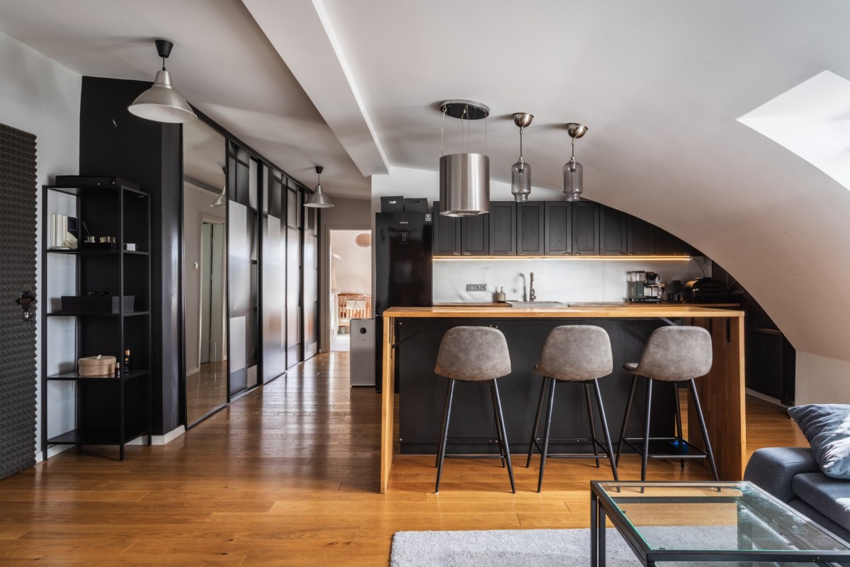 Commercial property 63 m² in Warsaw, Poland